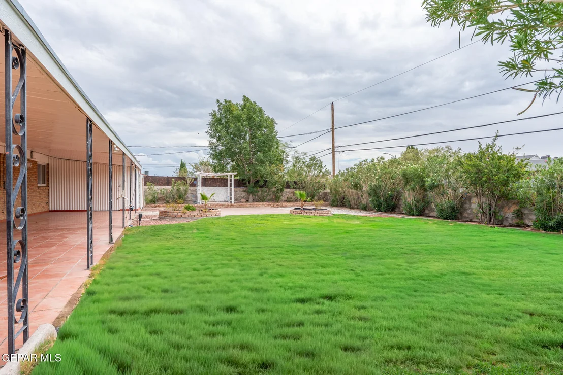 Photo of 8516 Mineola Drive