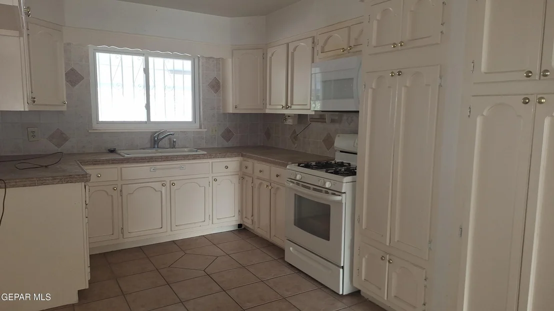 Photo of 3316 WEDGEWOOD Drive