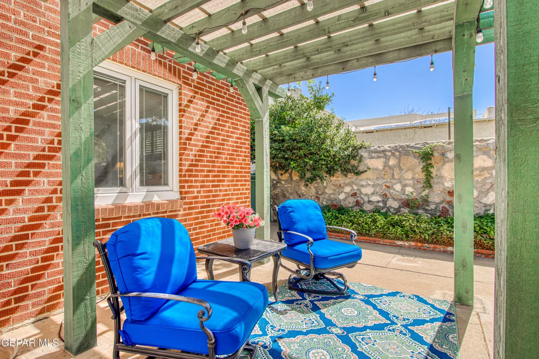 Photo of 900 MCKELLIGON Drive