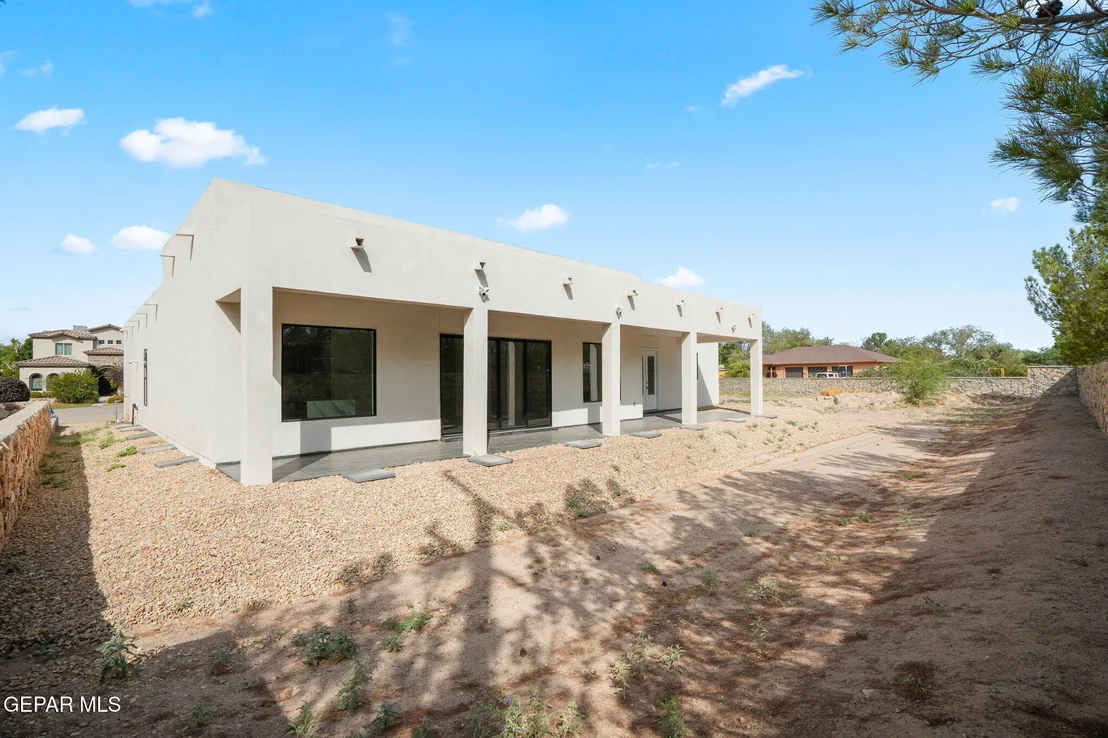Photo of 5024 JARDINES Place