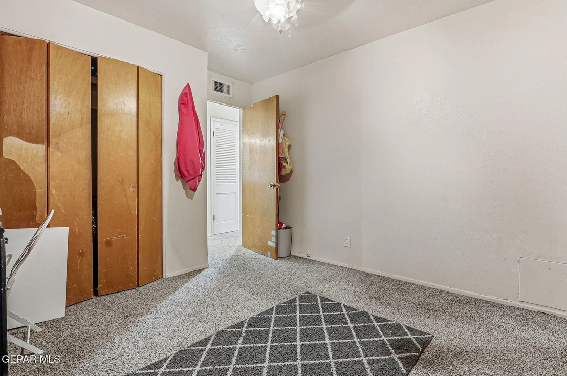 Photo of 5448 Edmonton Avenue