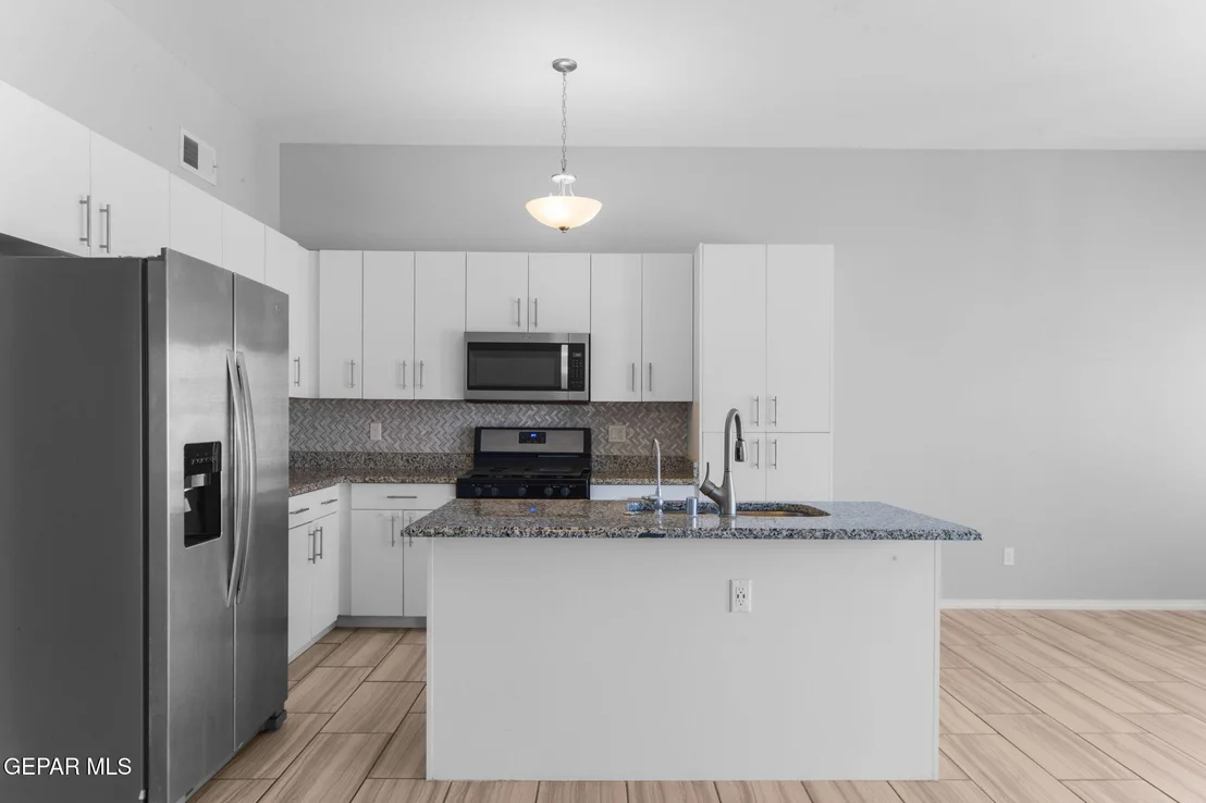 Photo of 938 YELDON Place