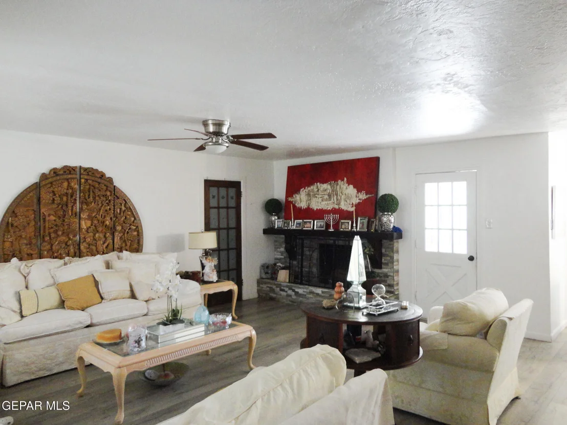 Photo of 624 DE LEON Drive