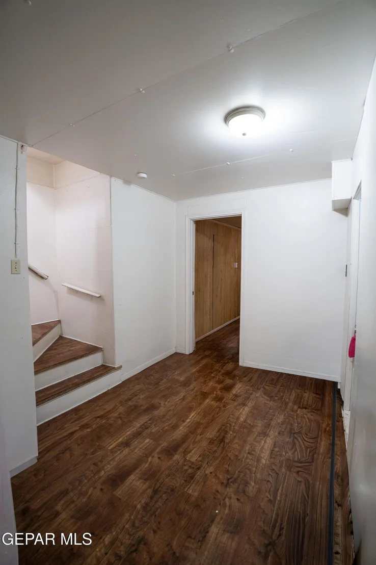 Photo of 521 RANDOLPH Drive