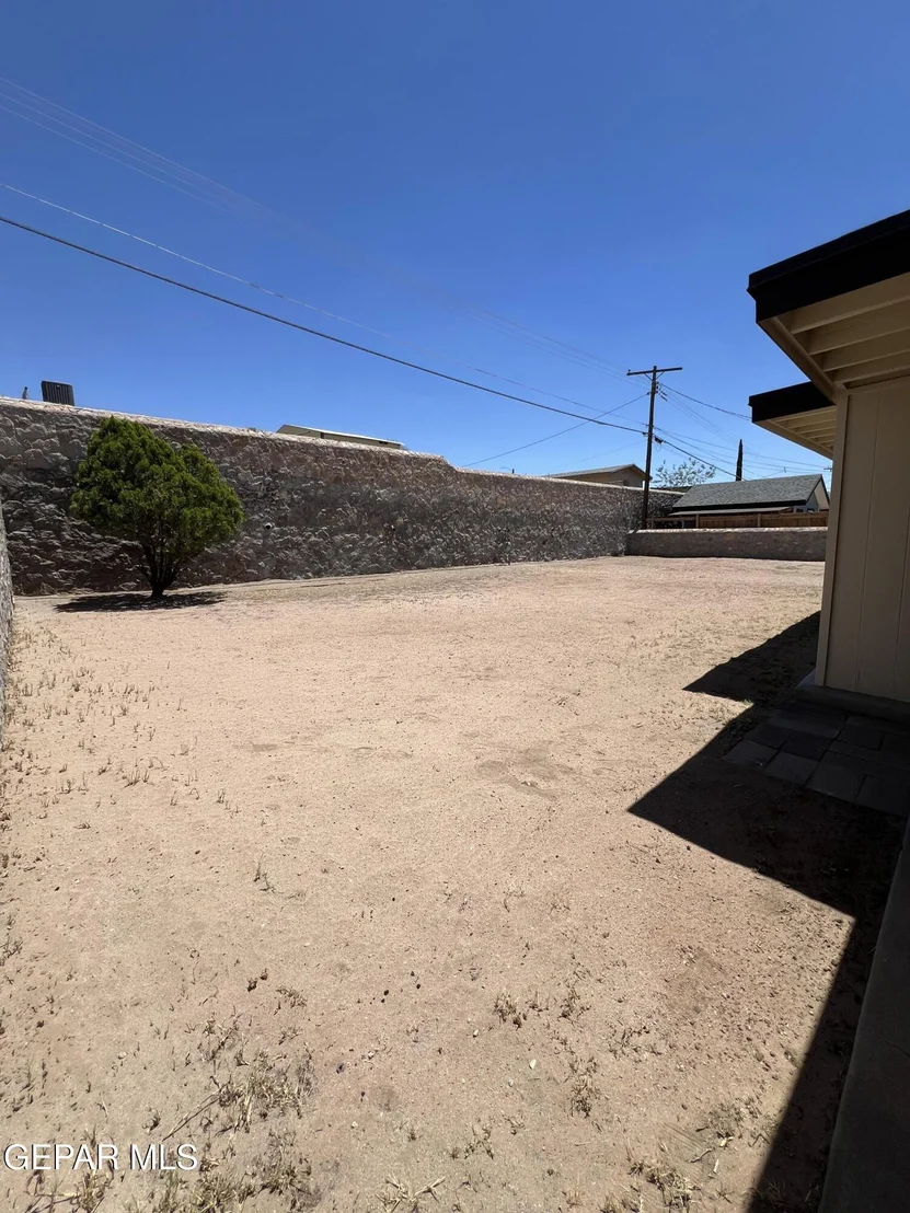 Photo of 6044 CABRILLO Drive