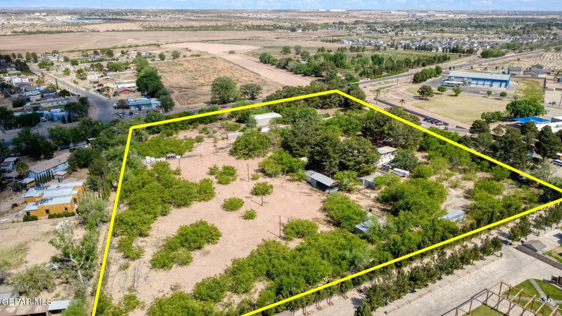 Photo of 587 BAUMAN Road