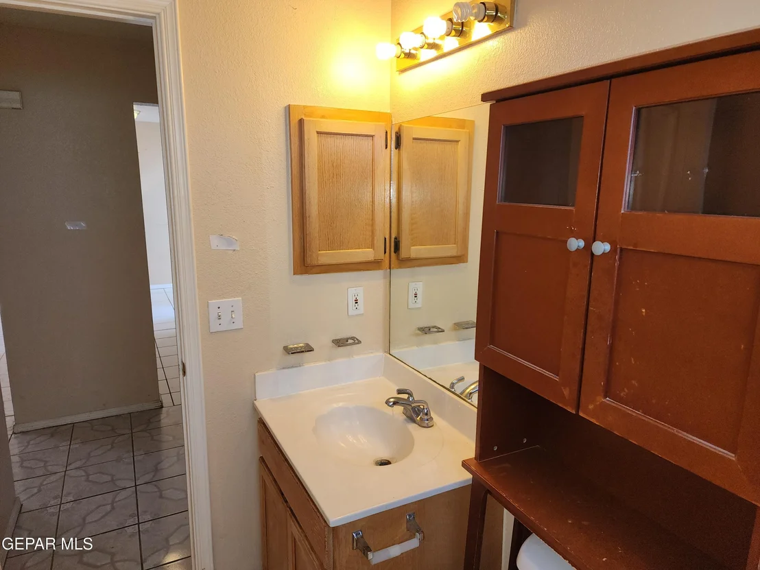 Photo of 6241 Kings Bridge Drive