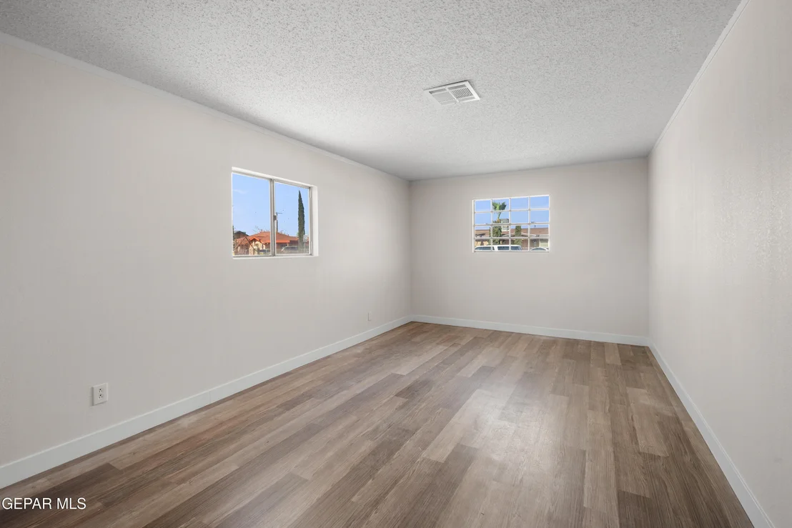 Photo of 9846 GIFFORD Drive