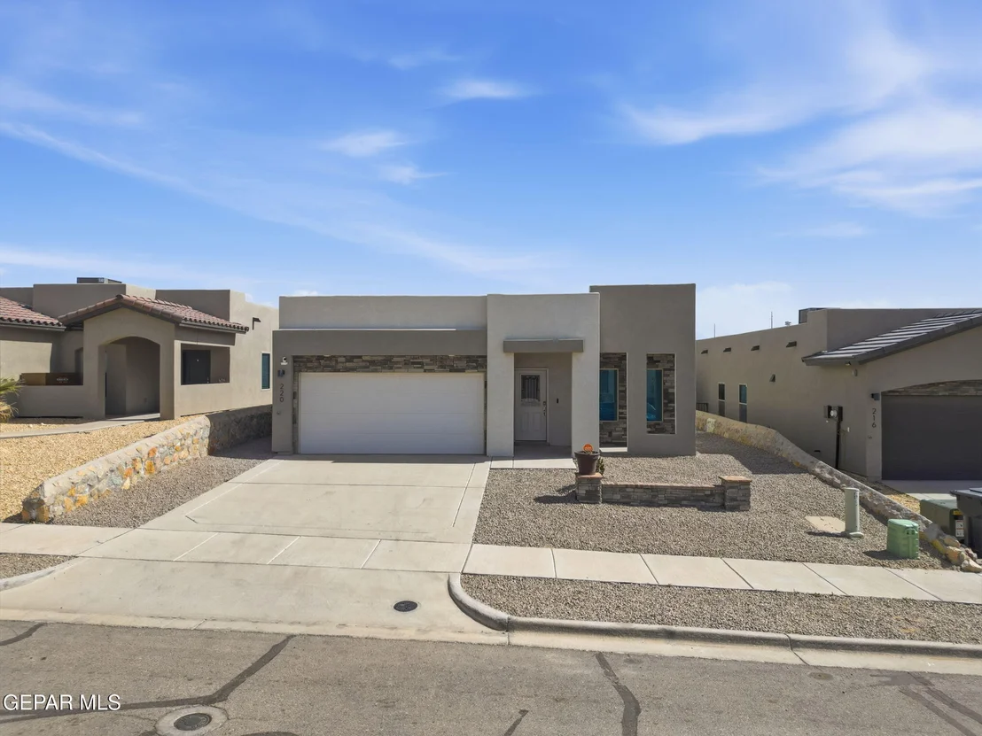 Photo of 220 ANGLESY Place