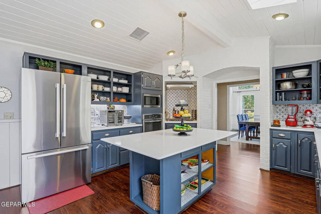 Photo of 716 Willow Glen Drive
