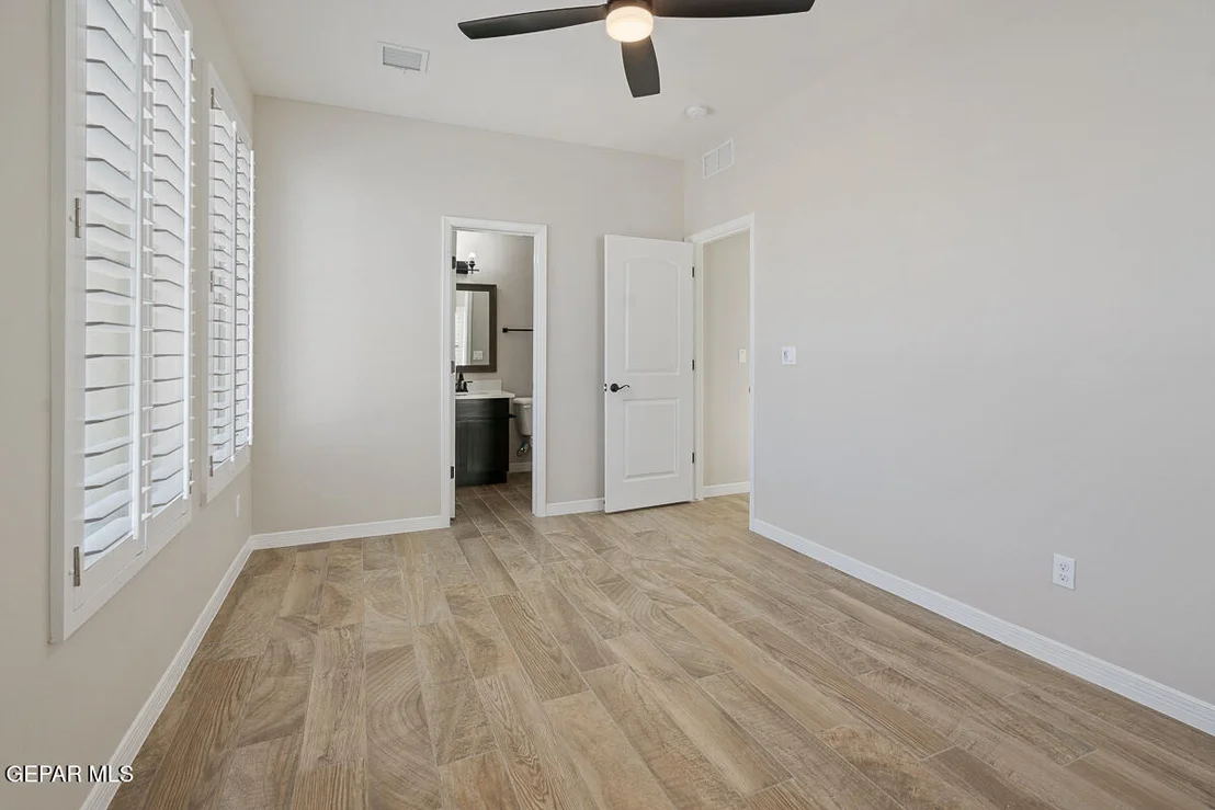 Photo of 905 Bilton Place