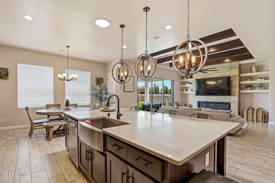 Photo of 5884 Valle Sonar Avenue