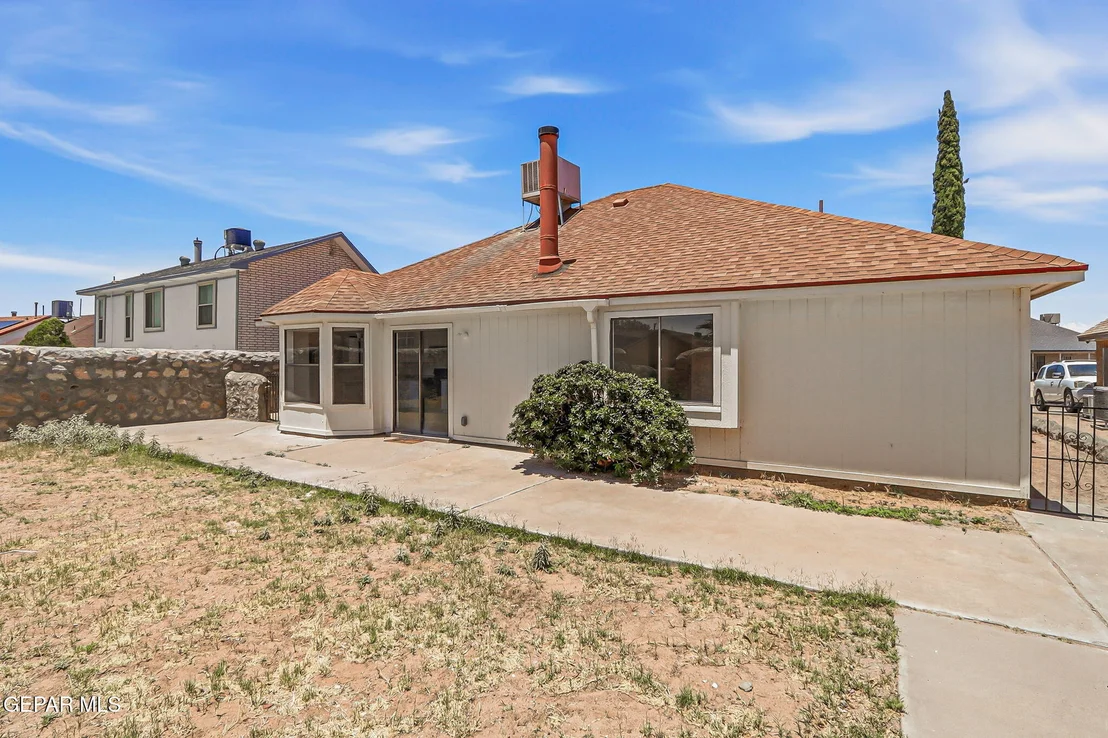 Photo of 628 WOODCREST Lane