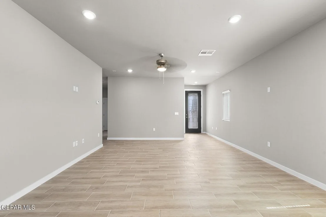 Photo of 15261 Composition Avenue