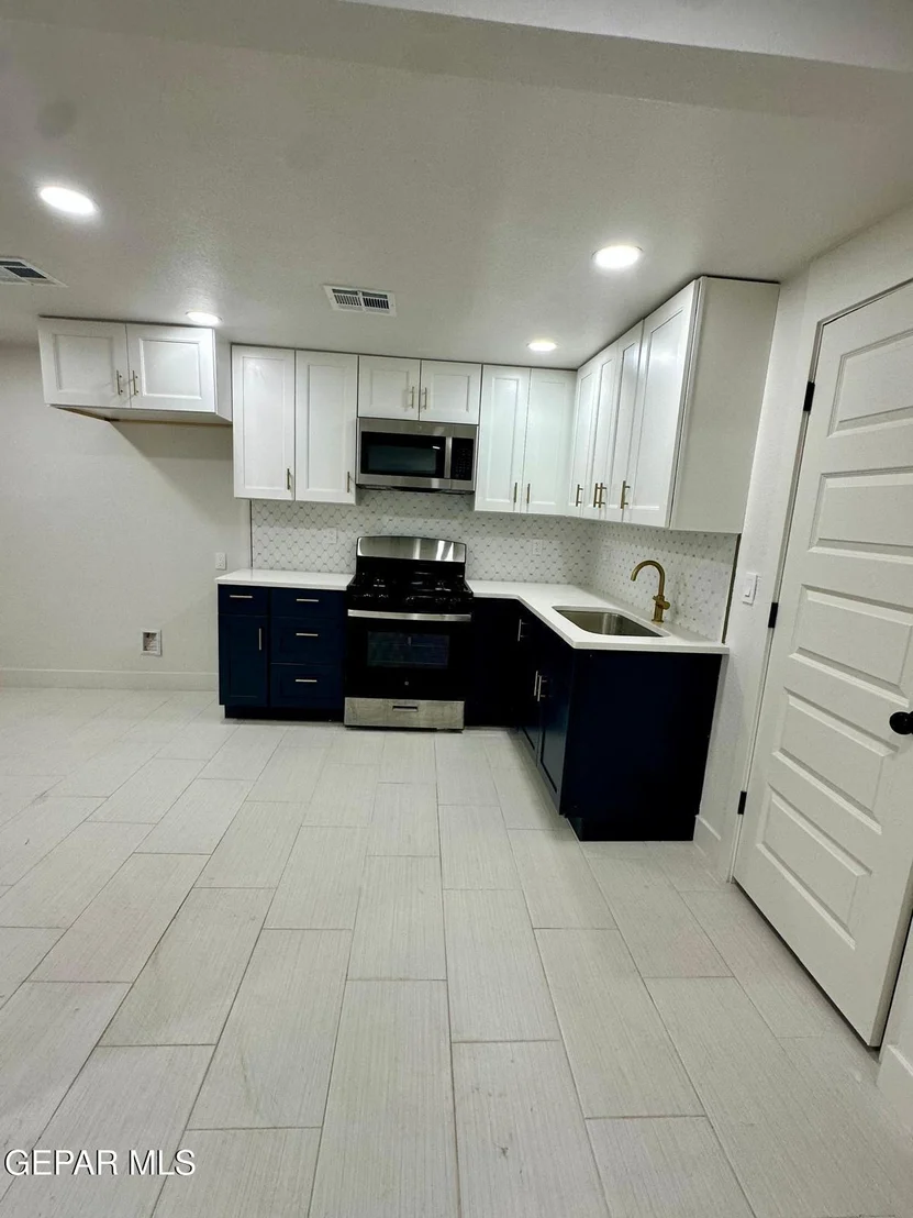 Photo of 8045 GILBERT Drive