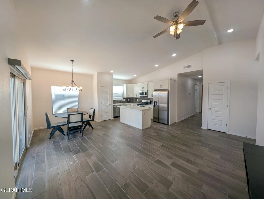 Photo of 980 Barbara Avenue