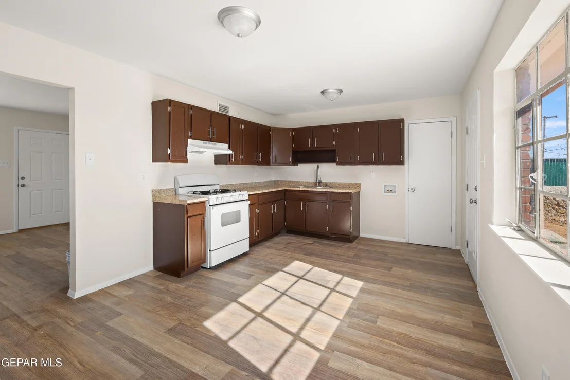Photo of 5016 DEBEERS Drive