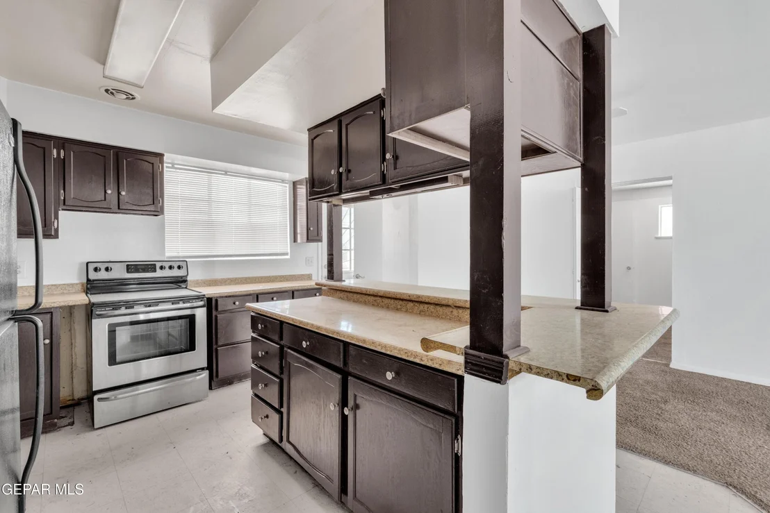 Photo of 7605 Parkland Drive