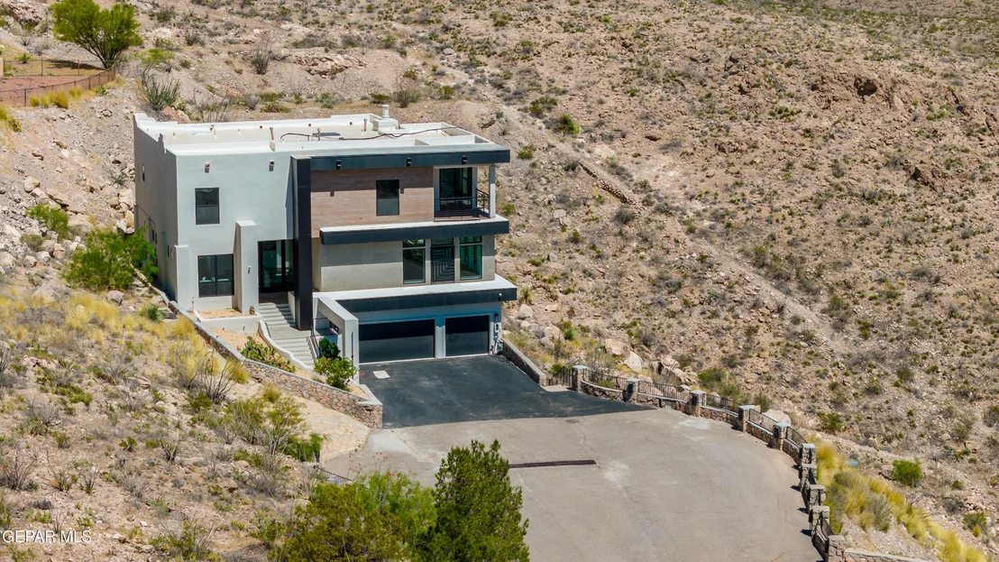 Photo of 10 BRONZE CREST Lane