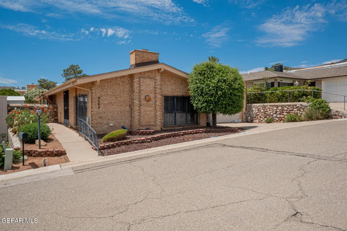 Photo of 3204 HIGH POINT Drive