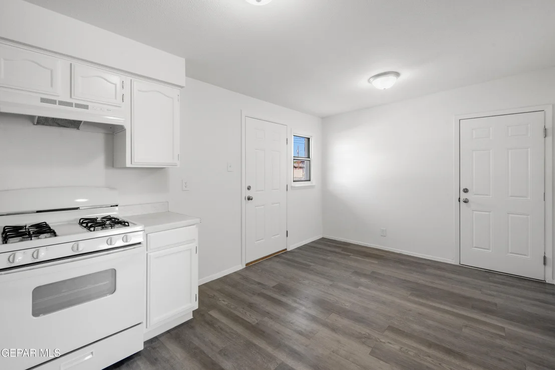 Photo of 200 ROMERIA Drive