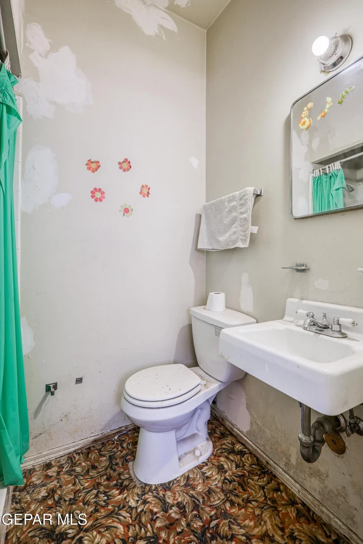 Photo of 220 MOONGLOW Drive