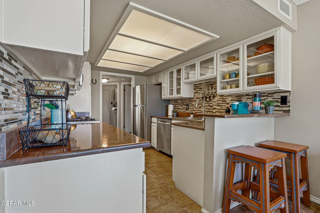 Photo of 805 BRUSSELS Way
