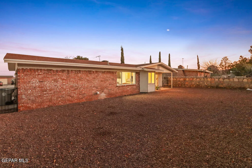Photo of 10053 Foothill Drive