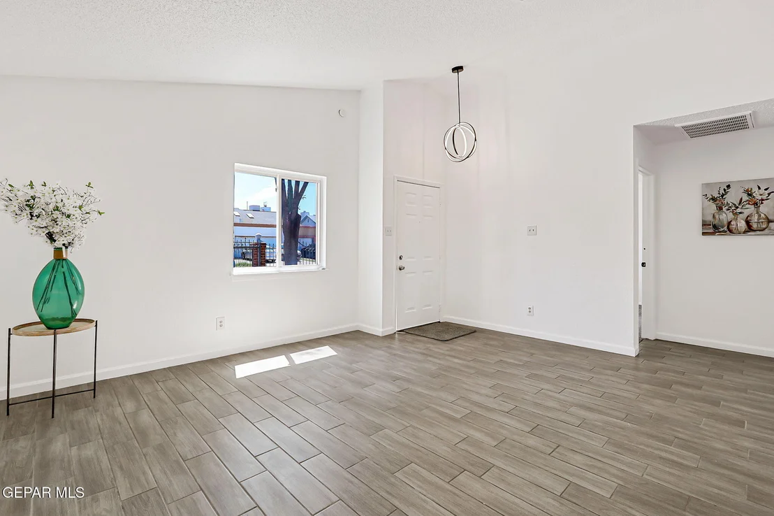 Photo of 9281 NOTTINGHAM Drive