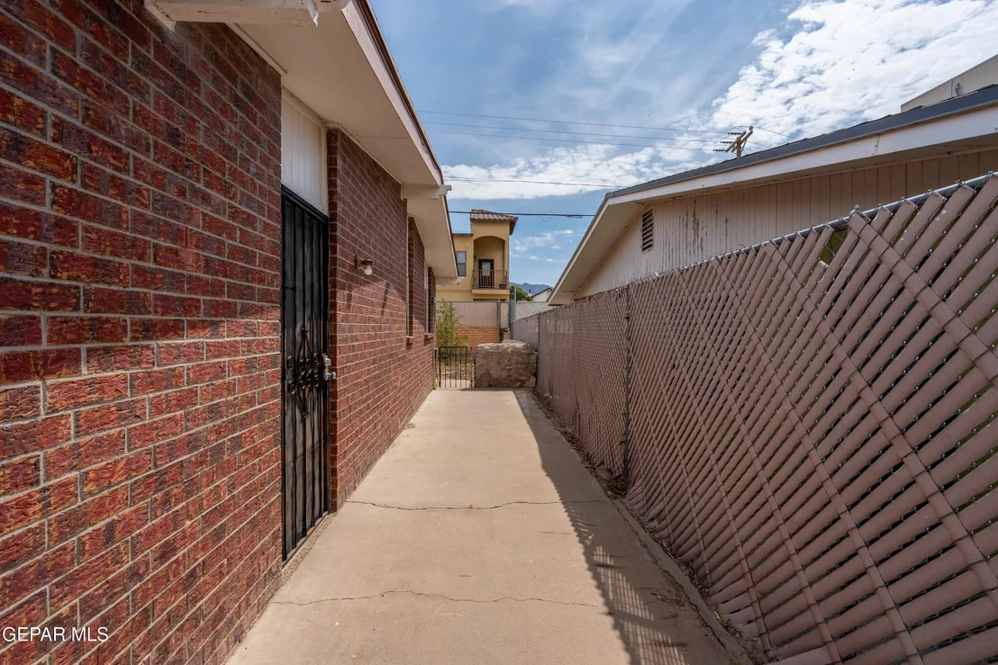 Photo of 904 Oneida Drive