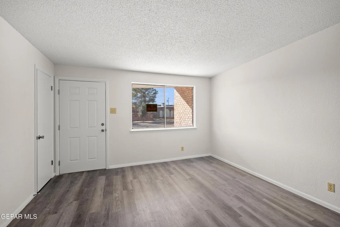 Photo of 276 ROMERIA Drive