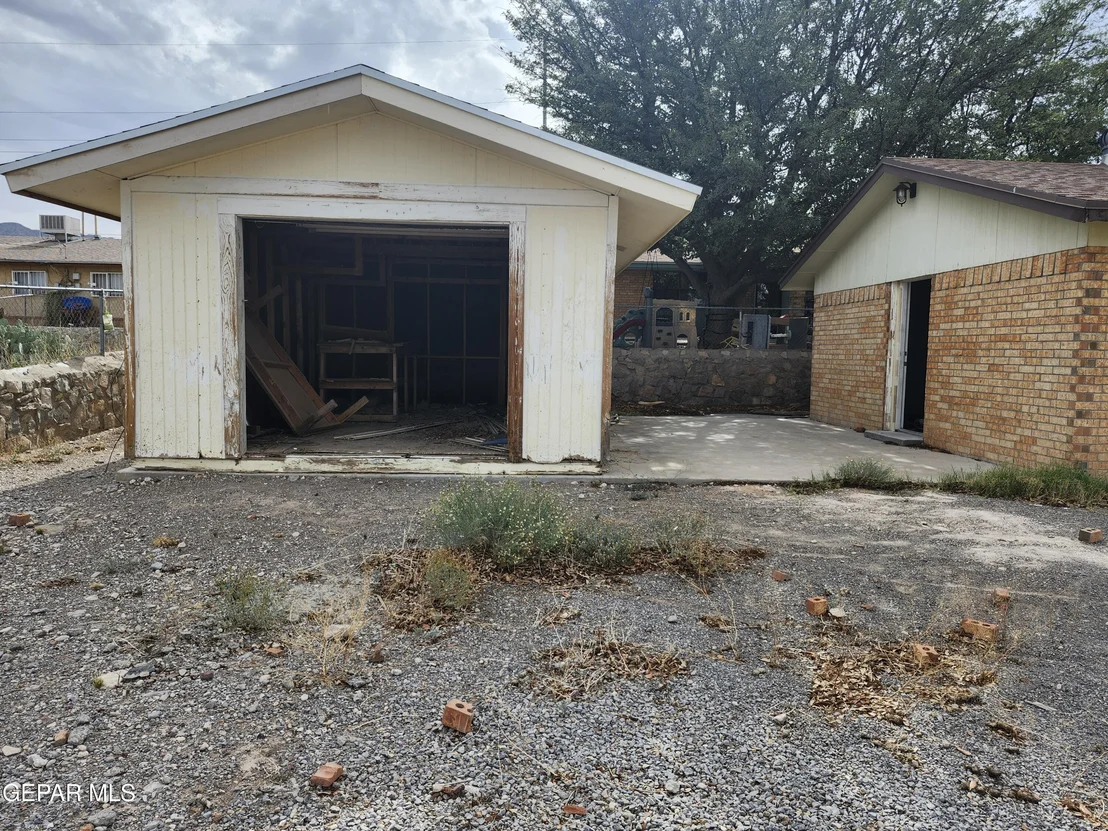 Photo of 8600 LEO Street