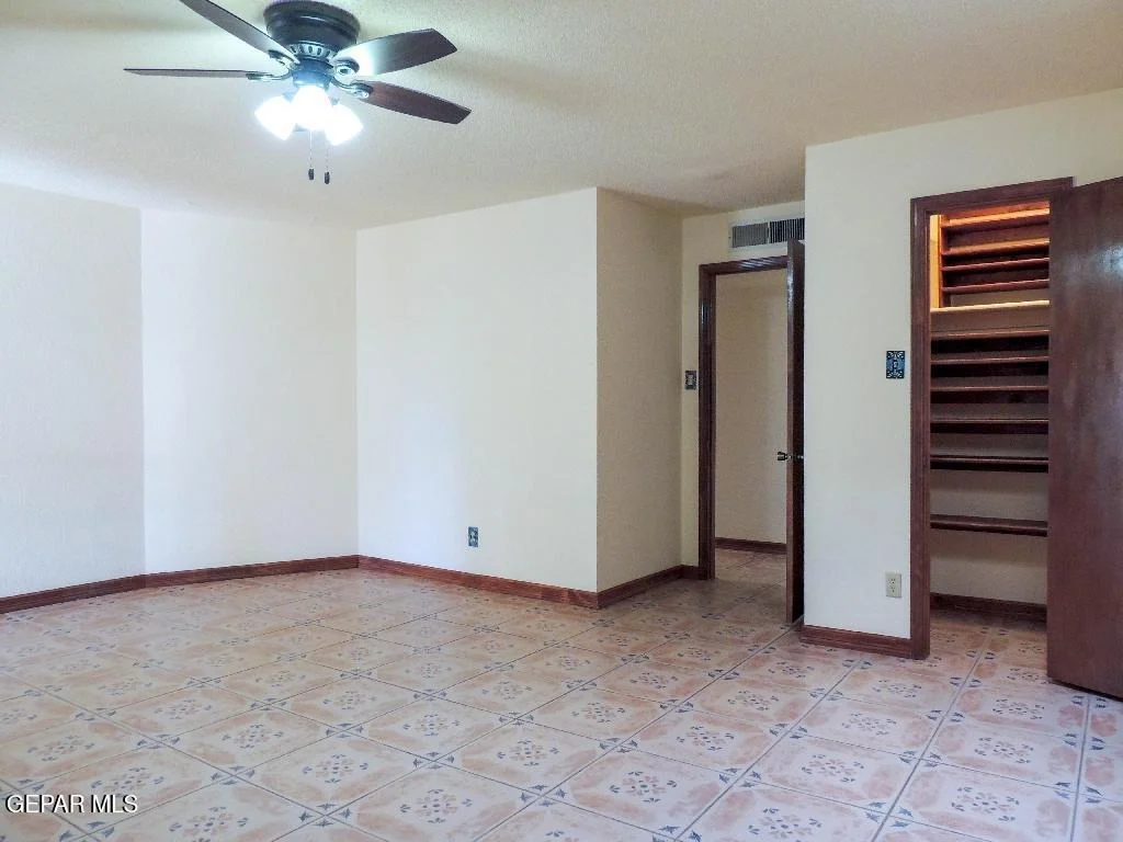 Photo of 1067 Esplanada Circle
