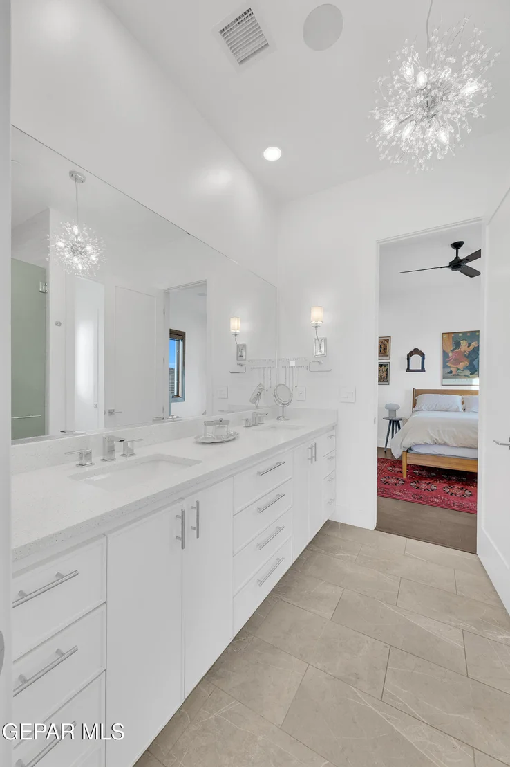 Photo of 386 ROCKY POINTE Drive