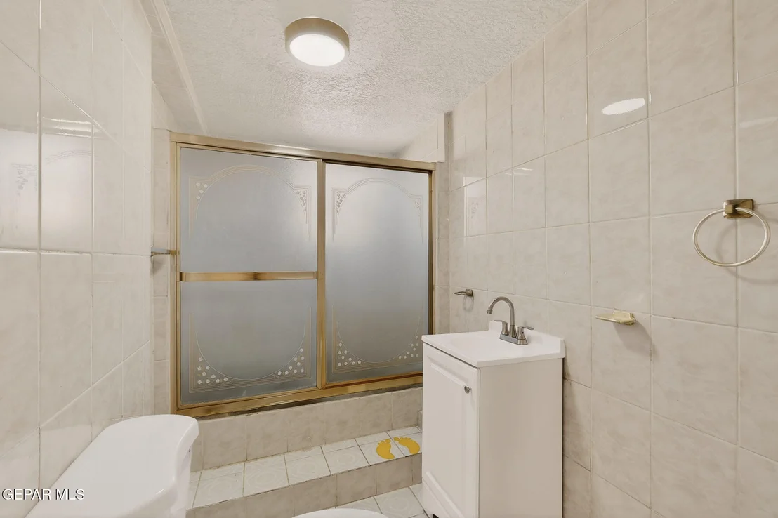 Photo of 766 FREDERICK Road
