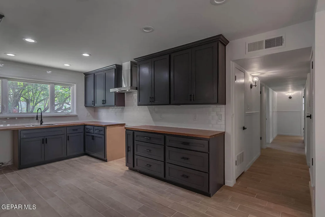 Photo of 730 MONTCLAIR Drive