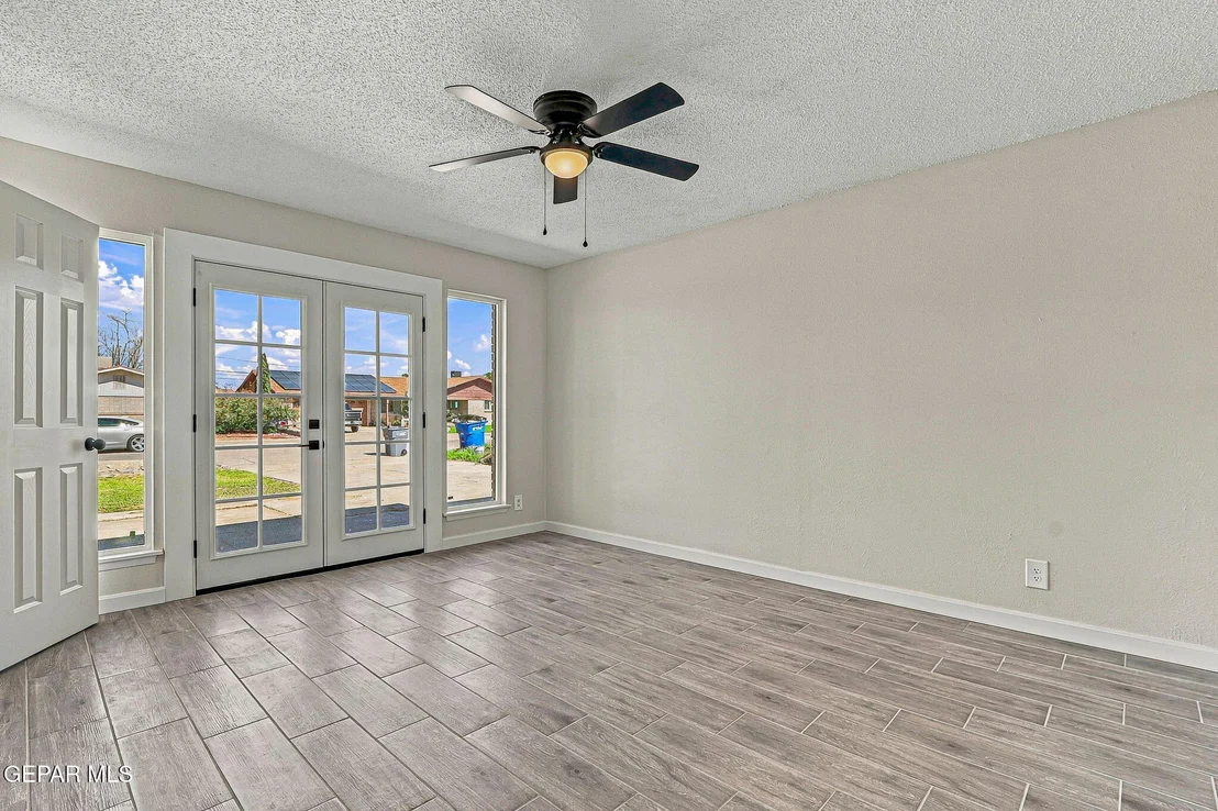 Photo of 8208 PARKLAND Drive