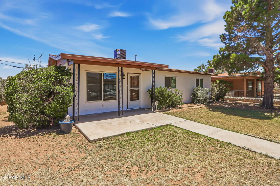 Photo of 9040 DIANA Drive