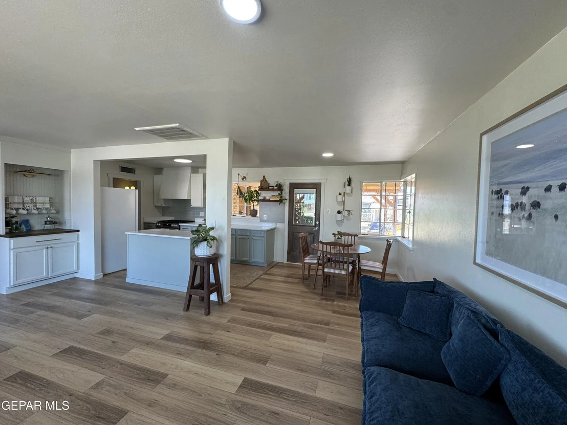 Photo of 3614 TITANIC Avenue