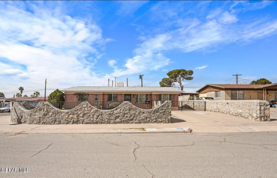 Photo of 1101 DOYLE Place