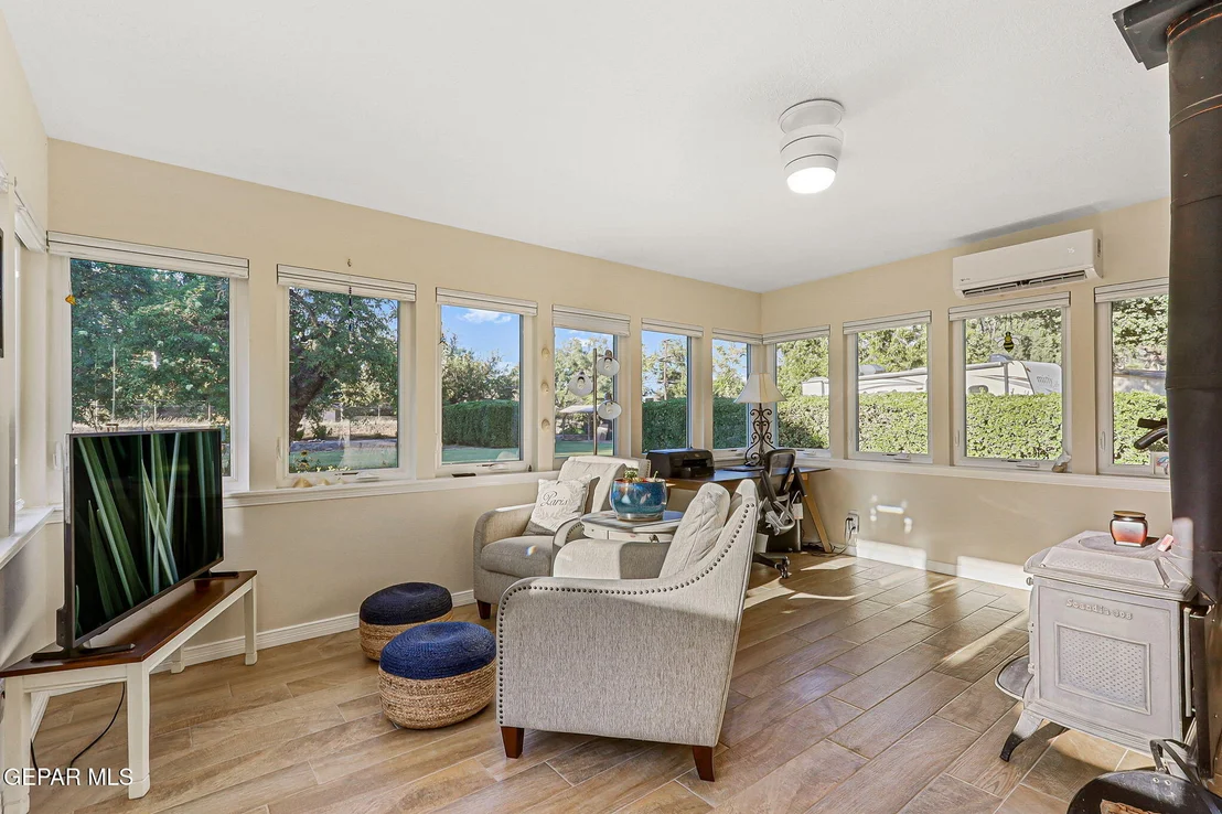 Photo of 717 LIVE OAK Drive