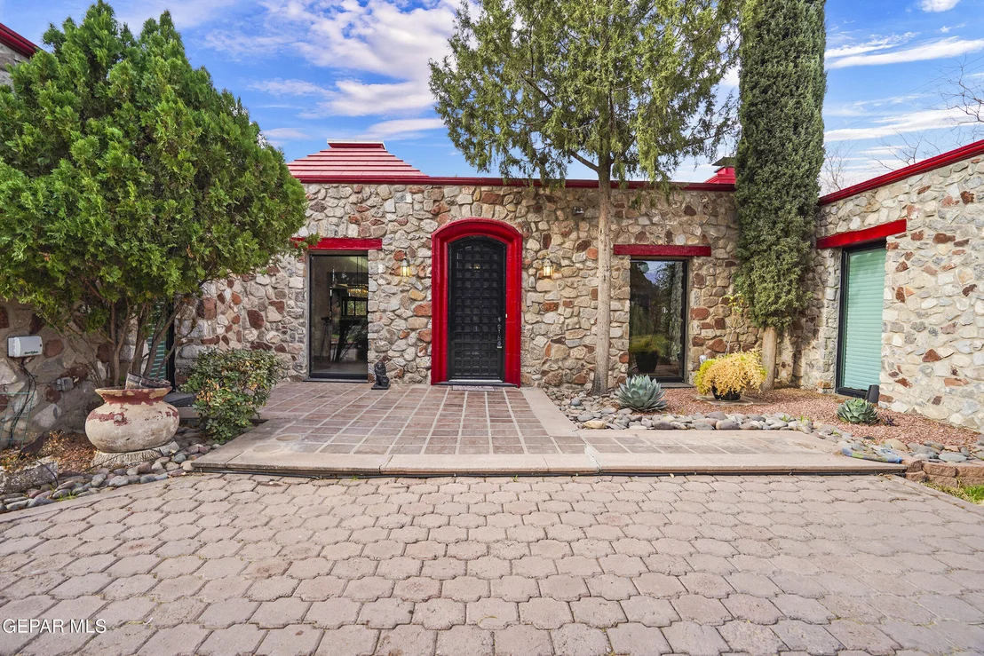 Photo of 200 W Sunset Road