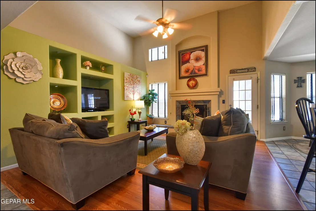 Photo of 6516 Isla del Rey Drive