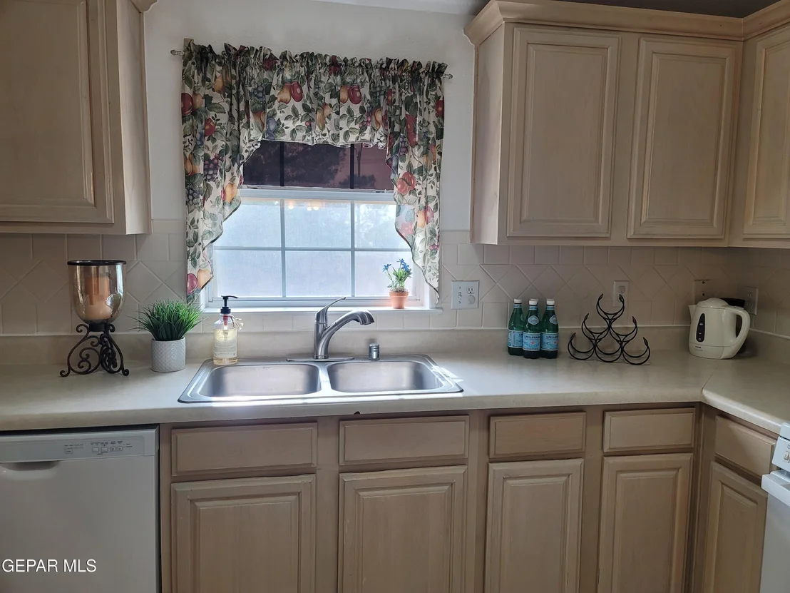 Photo of 1305 TRAIL RIDGE Drive