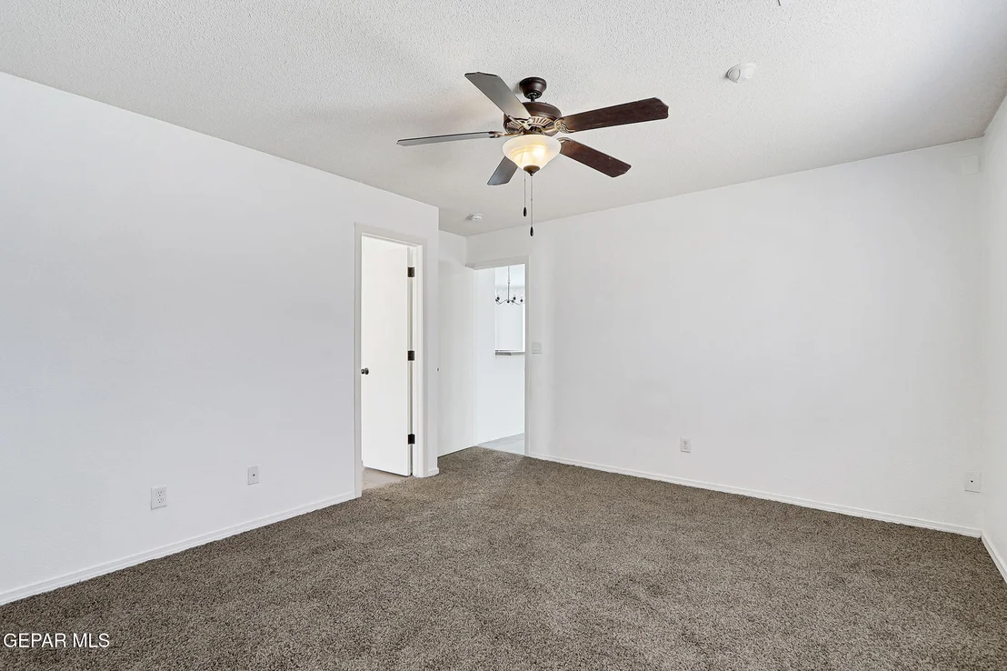 Photo of 12729 RAUL MENDIOLA Lane