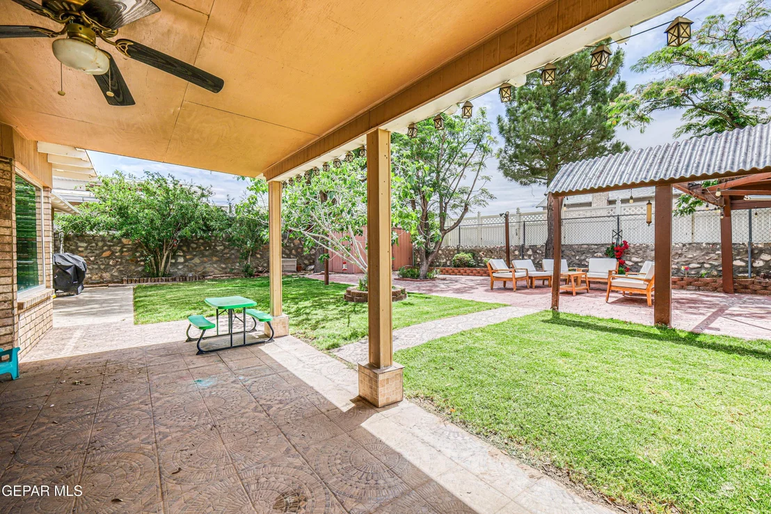 Photo of 708 SOMERSET Drive