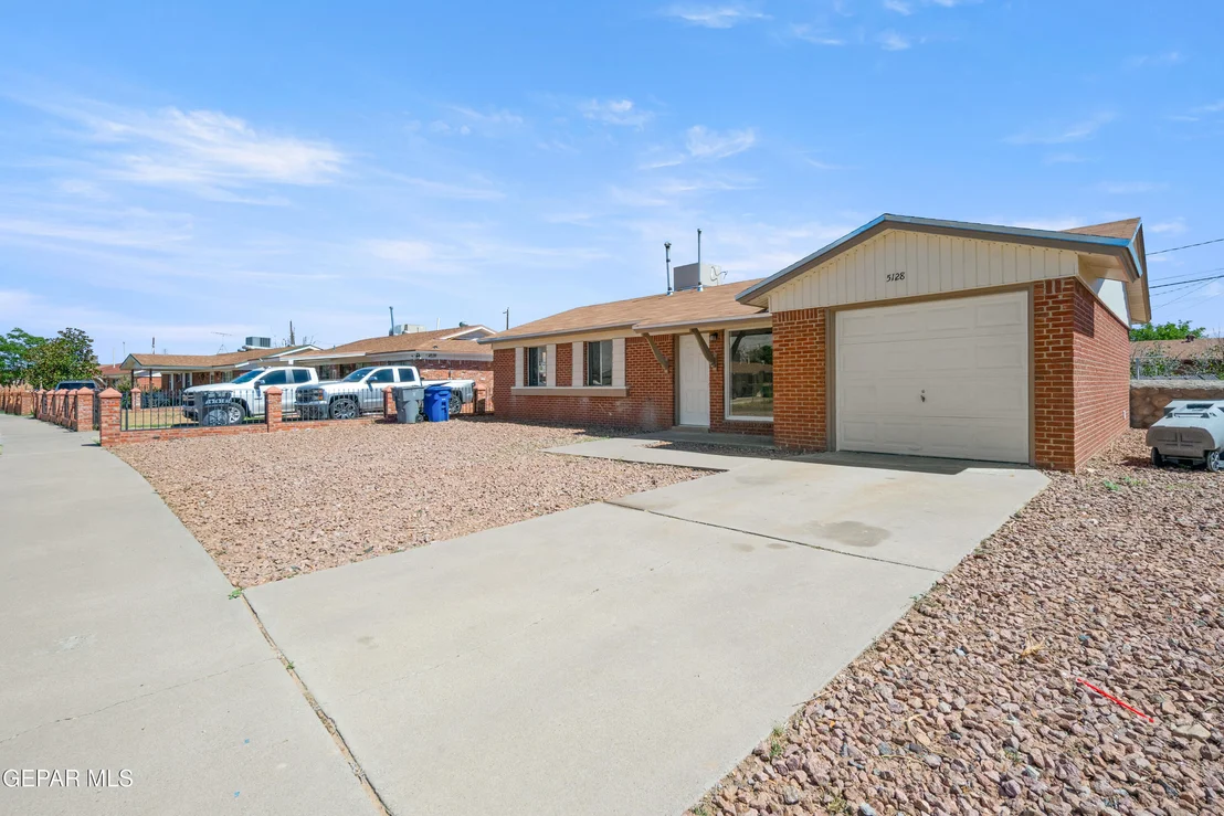 Photo of 5128 DEBEERS Drive