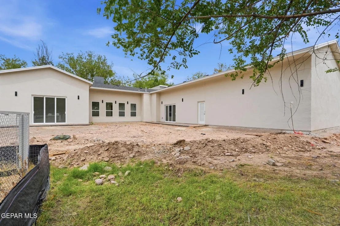 Photo of 115 BIRD Avenue