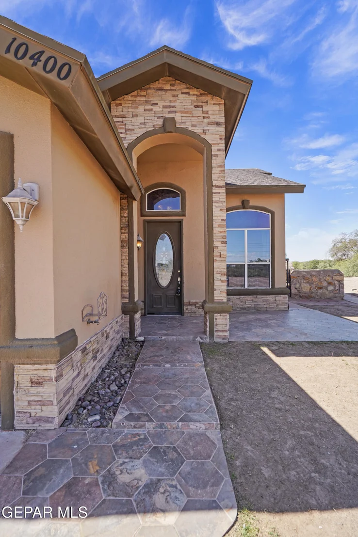 Photo of 10400 MACKENZIE ANN Place