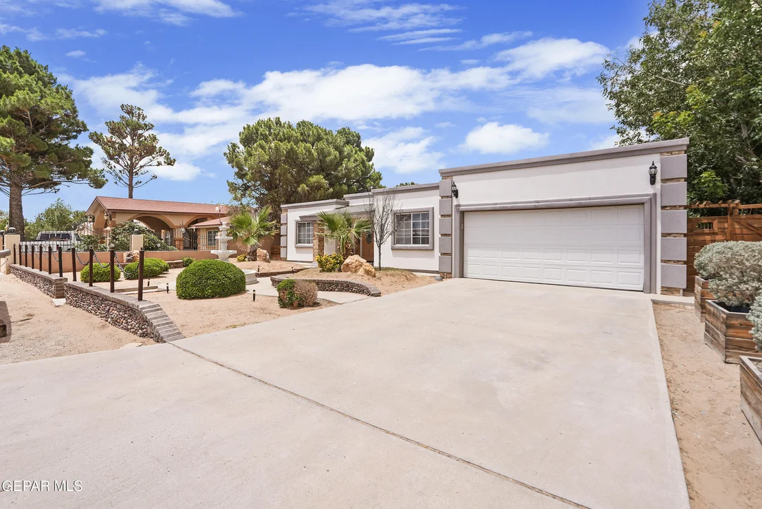 Photo of 731 PLAZER Place
